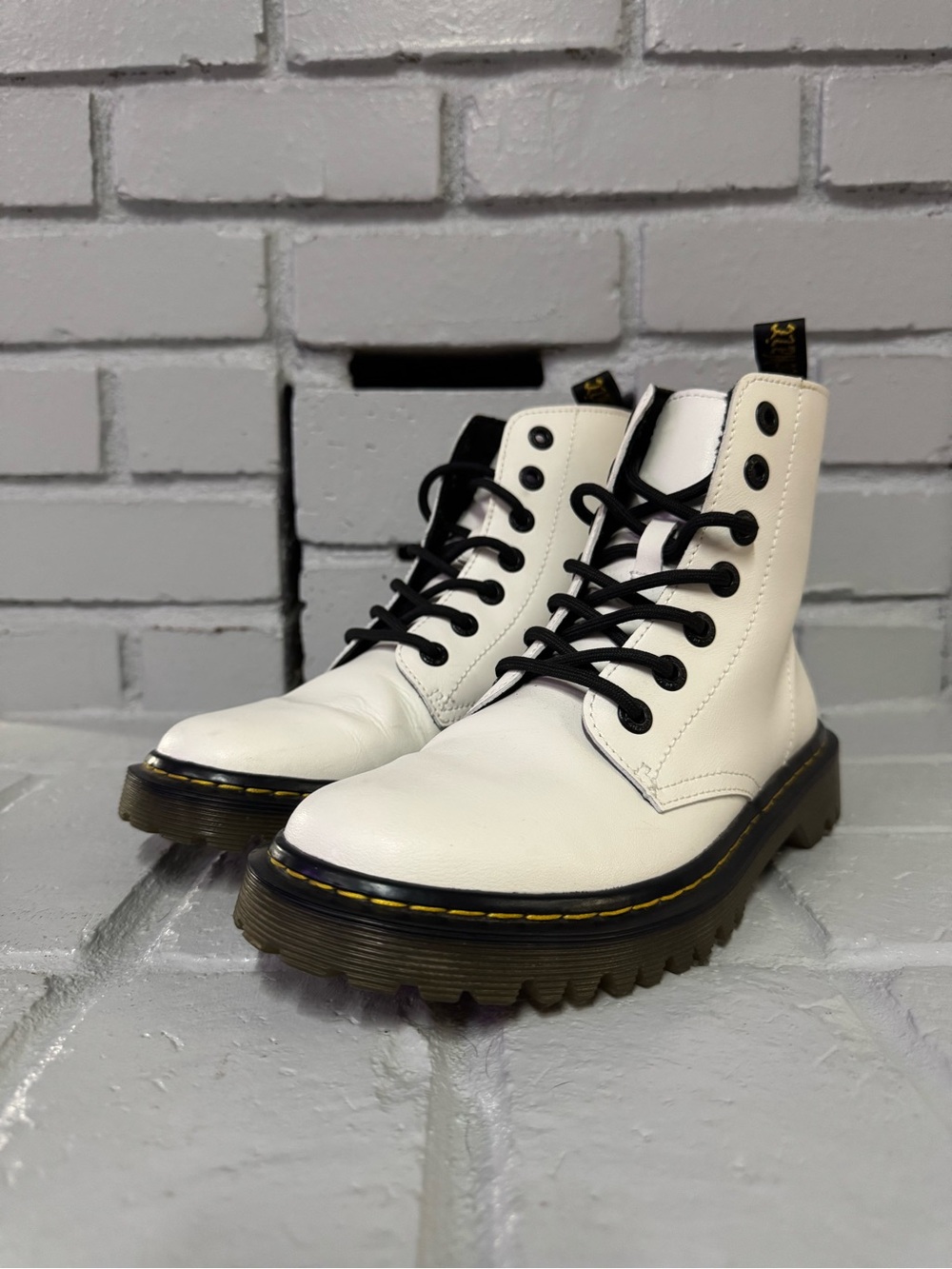 Dr. Martens White Luna Leather Boot AW004